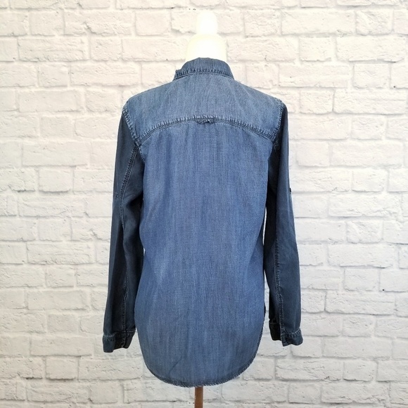 Cloth & Stone dark wash chambray long sleeve button front top women's size M - Picture 4 of 9